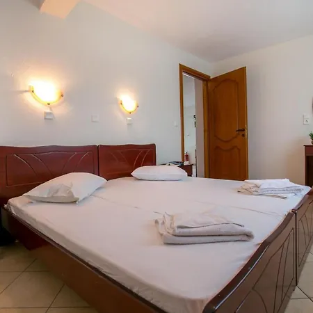פוטוס Apartments Lina מראה חיצוני תמונה