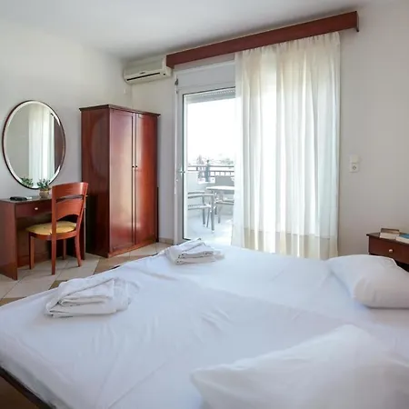 פוטוס Apartments Lina מראה חיצוני תמונה