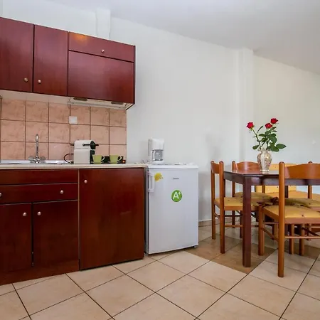 פוטוס Apartments Lina מראה חיצוני תמונה
