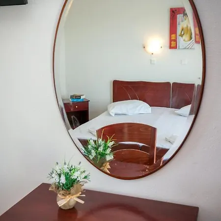 פוטוס Apartments Lina מראה חיצוני תמונה